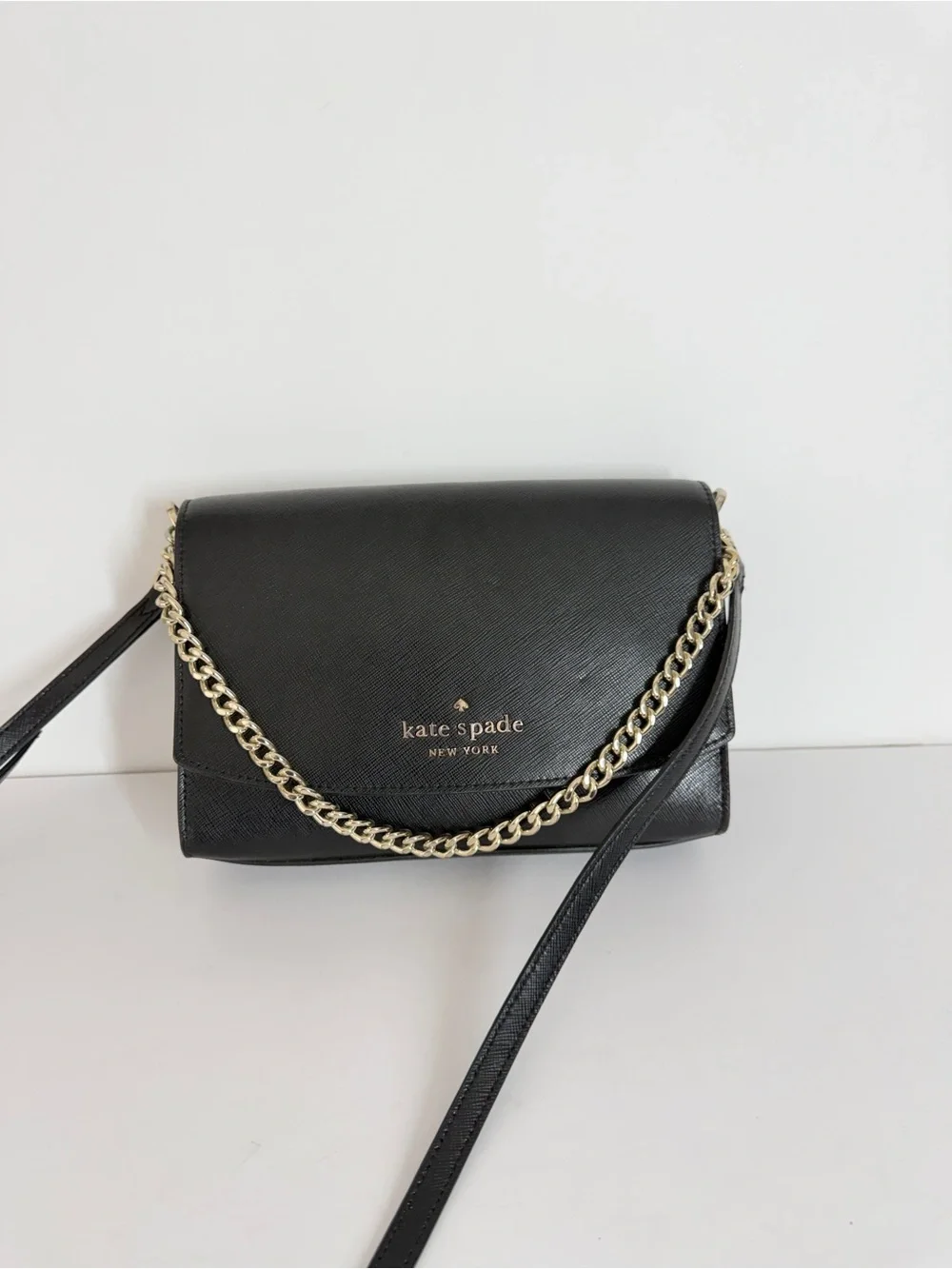 Kate Spade Womens Carson Saffiano Leather Flap Crossbody Bag Black Casual Chic